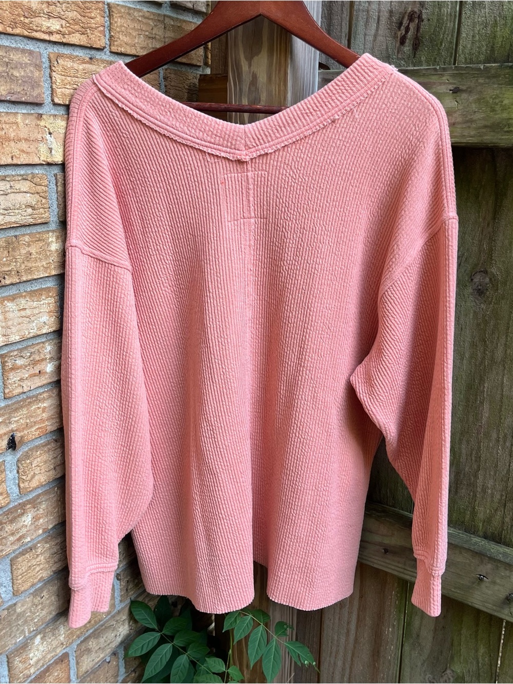 Aerie Oversized Soft Pink Ribbed V-Neck Pullover - Picture 3 of 3